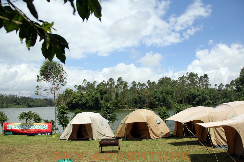 Camping Pangalengan -Outbound Pangalengan -Rafting -Fun Game -Hikking -Tea Walk -Menginap di tepi danau Situ Cileunca-BCA Finance Tasikmalaya Jawa Barat, Indonesia (2)