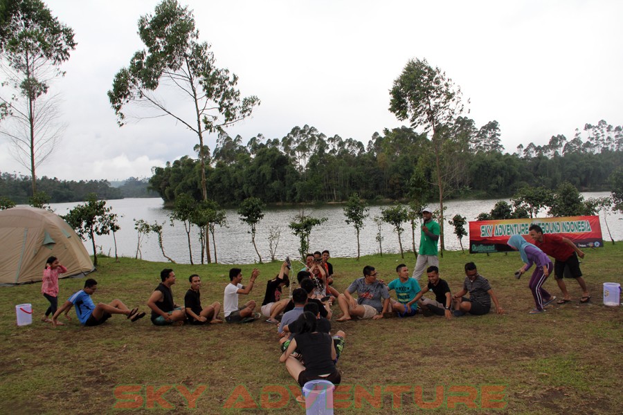 Outbound -Rafting -Fun Game -Hikking -Tea Walk -Menginap di tepi danau Situ Cileunca-BCA Finance Tasikmalaya Jawa Barat, Indonesia (20)