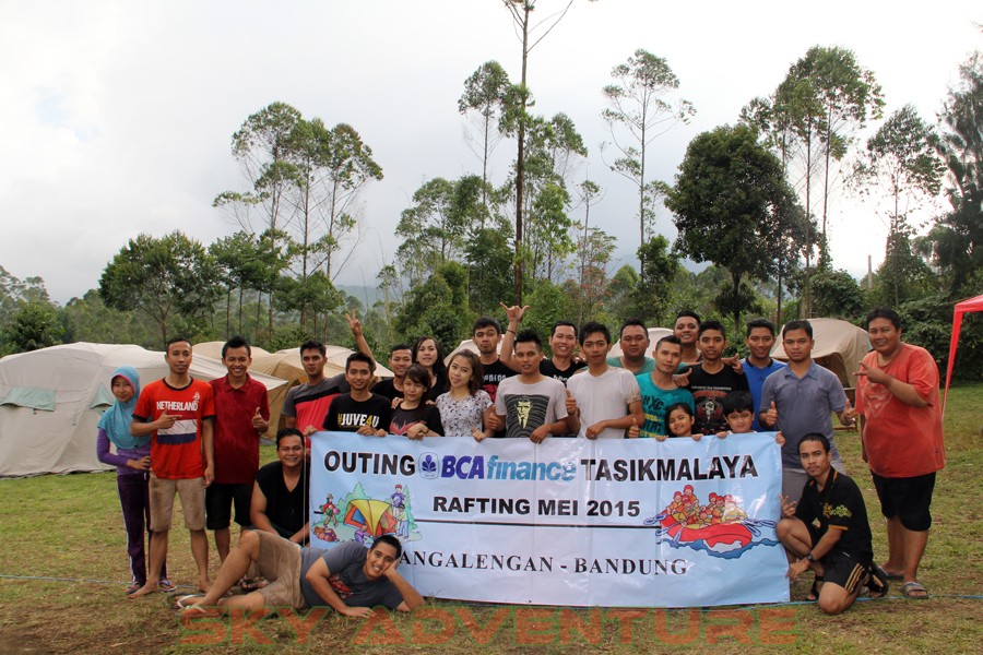 Outbound -Rafting -Fun Game -Hikking -Tea Walk -Menginap di tepi danau Situ Cileunca-BCA Finance Tasikmalaya Jawa Barat, Indonesia (27)