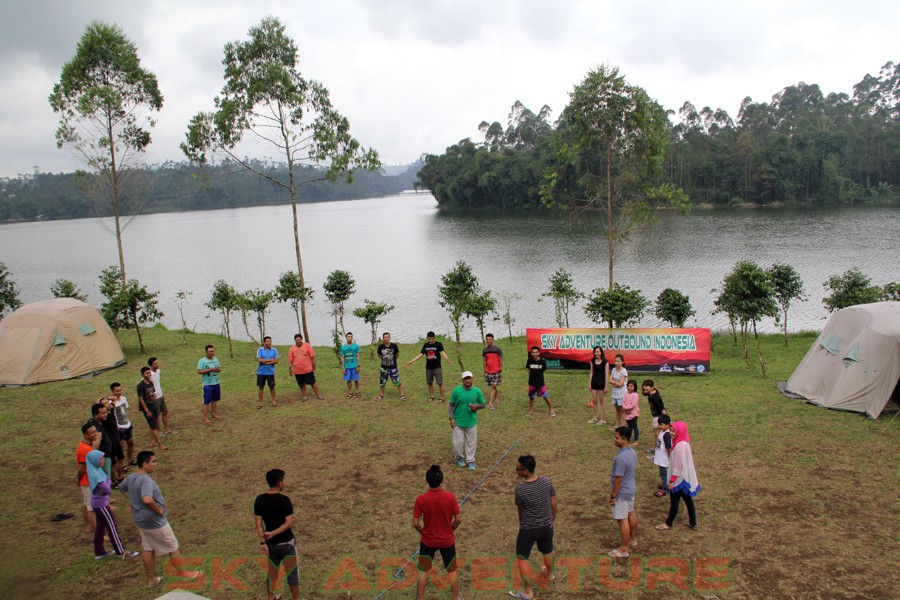 OUTBOUND di PANGALENGAN Outbound -Rafting -Fun Game -Hikking -Tea Walk -Menginap di tepi danau Situ Cileunca-BCA Finance Tasikmalaya Jawa Barat, Indonesia (7)