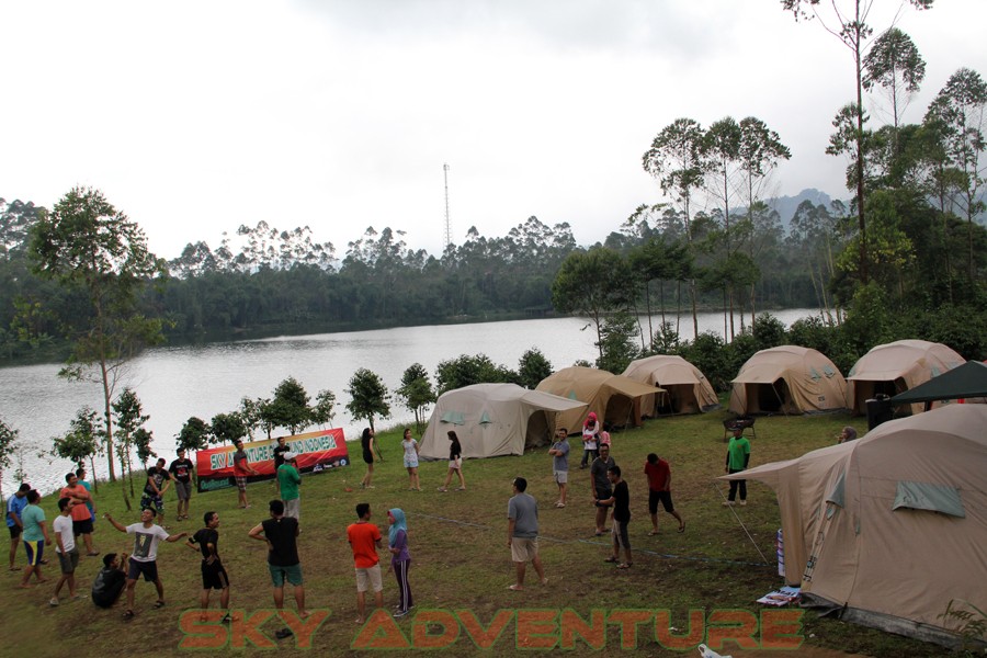 Outbound Pangalengan-Rafting -Fun Game -Hikking -Tea Walk -Menginap di tepi danau Situ Cileunca-BCA Finance Tasikmalaya Jawa Barat, Indonesia (8)
