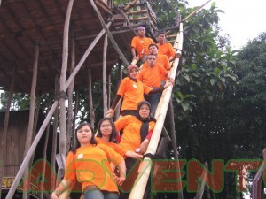 PT LAUTAN WARNASARI-BANDUNG, TEAM BUILDING GAME DANAU DARIZA GARUT