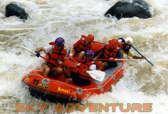 Rafting Arung Jeram Citarik Sukabumi