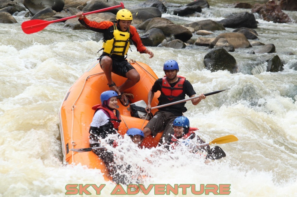 Rafting Arung Jeram Citatih Sukabumi