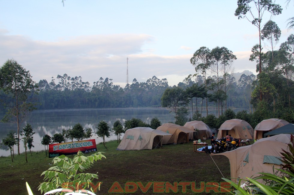Outbound -Rafting -Fun Game -Hikking -Tea Walk -Menginap di tepi danau Situ Cileunca-BCA Finance Tasikmalaya Jawa Barat, Indonesia (43)