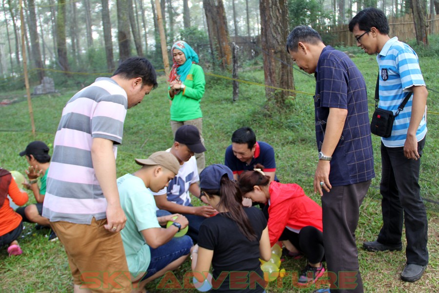 Kegiatan company gathering outbound Century 21di Cikole Lembang Bandung (3)