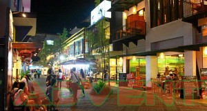 Berbelanja di Cihampelas Walk Bandung2