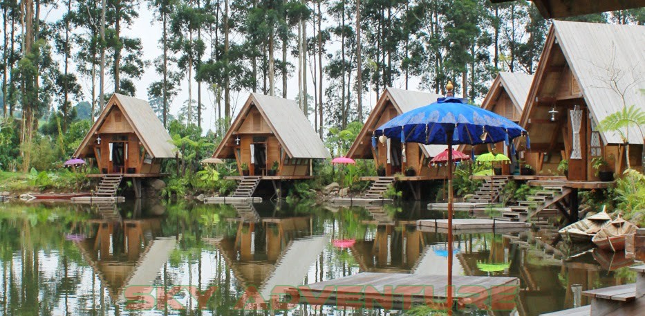 Saung Purbasari Resto Dusun Bambu Lembang
