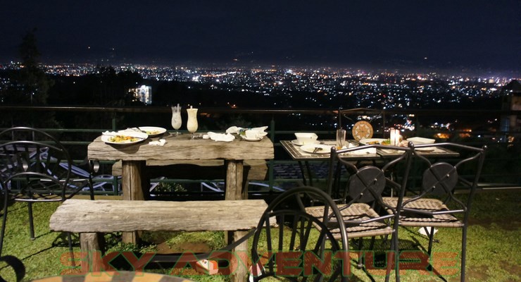 Taman Budaya Dago- Dago Tea House-malam hari