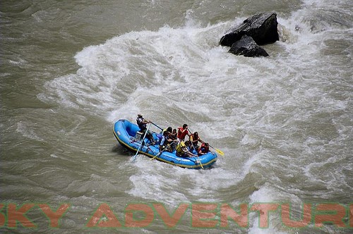 Arung Jeram di Sungai Teesta