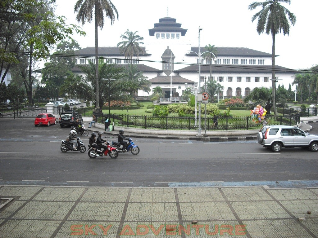 Bersepeda dari Bandung Ke Lembang gasibu