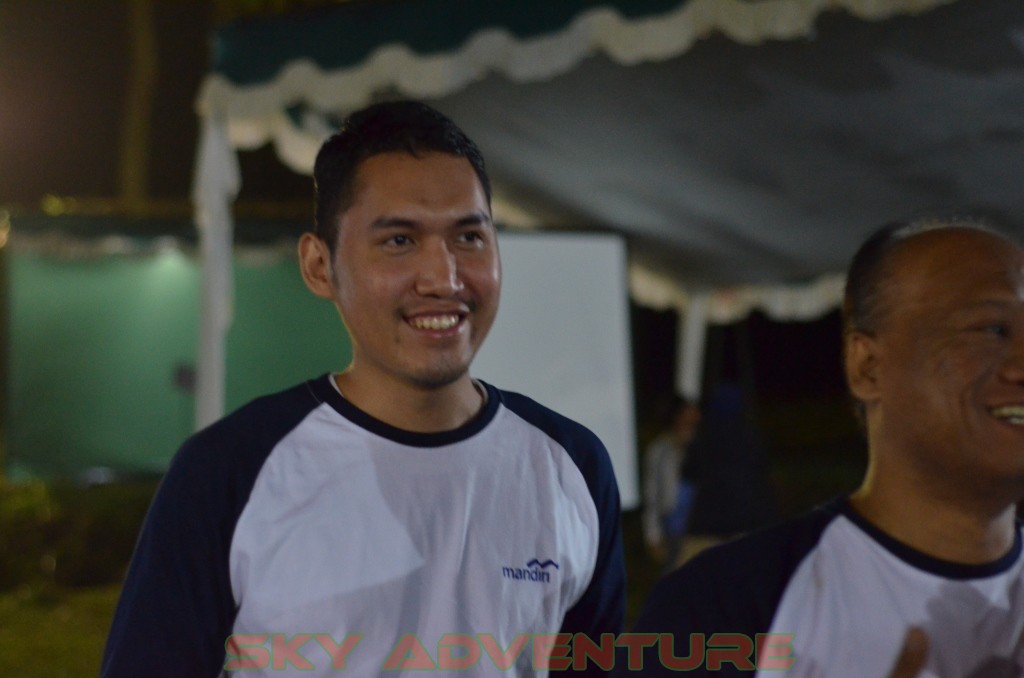 Hiburan Malam Yang Mengocok Perut Peserta Outbound Lembang 27