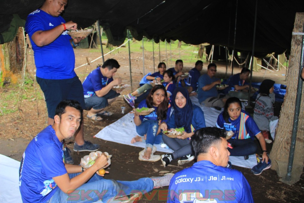 Luch Outing, Menikmati Kebersamaan Ditengah Kegiatan Outbound di Lembang