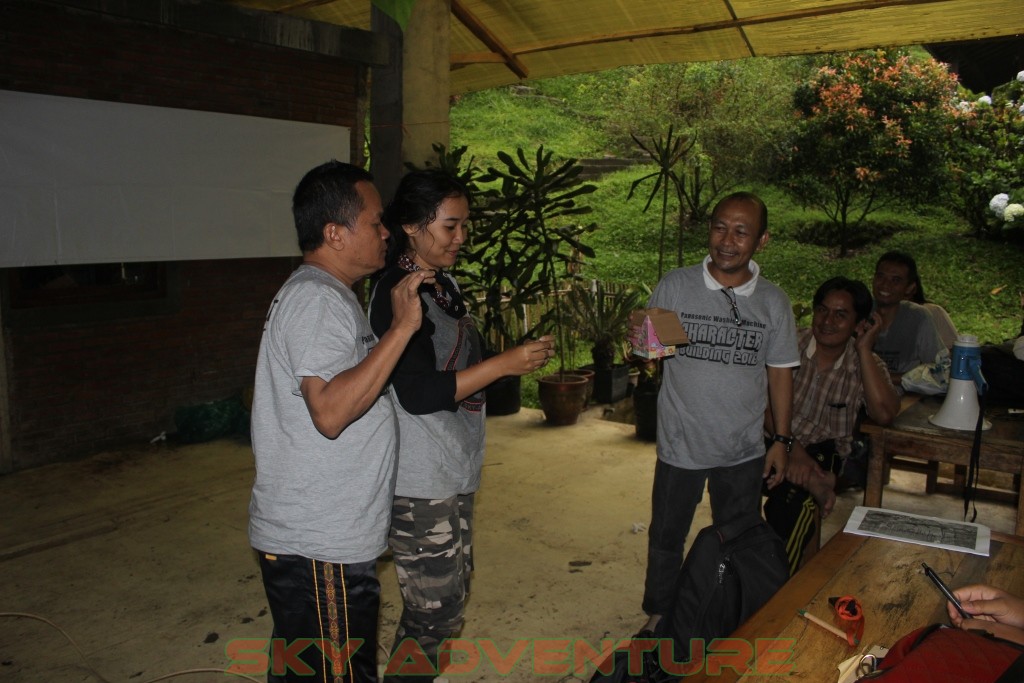 Berikan Motivasi dan Semangat Untuk Mencapai Target Melalui Outbound di Bandung Lembang 25