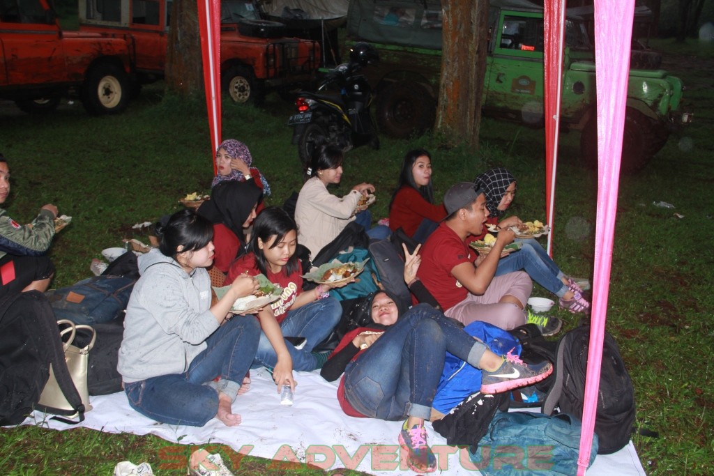 Usai Offroad di Lembang, Disambut Santapan yang Lezat 16