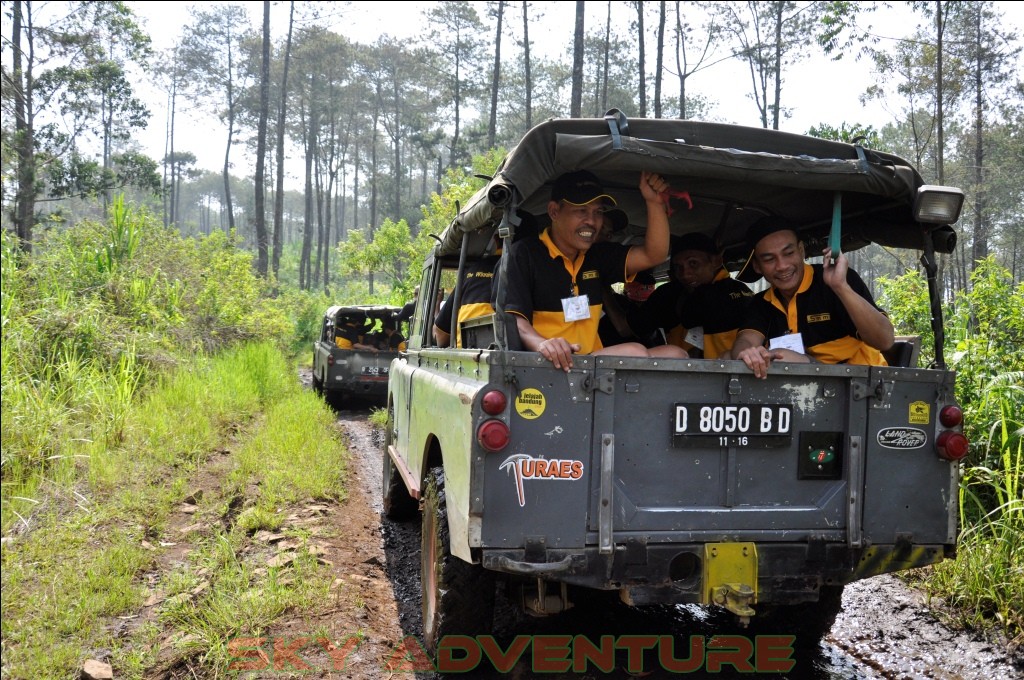 Wisata Offroad Lembang Bandung, Outbound Seru Menembus Hutan Cikole dan Sukawana Lembang 11