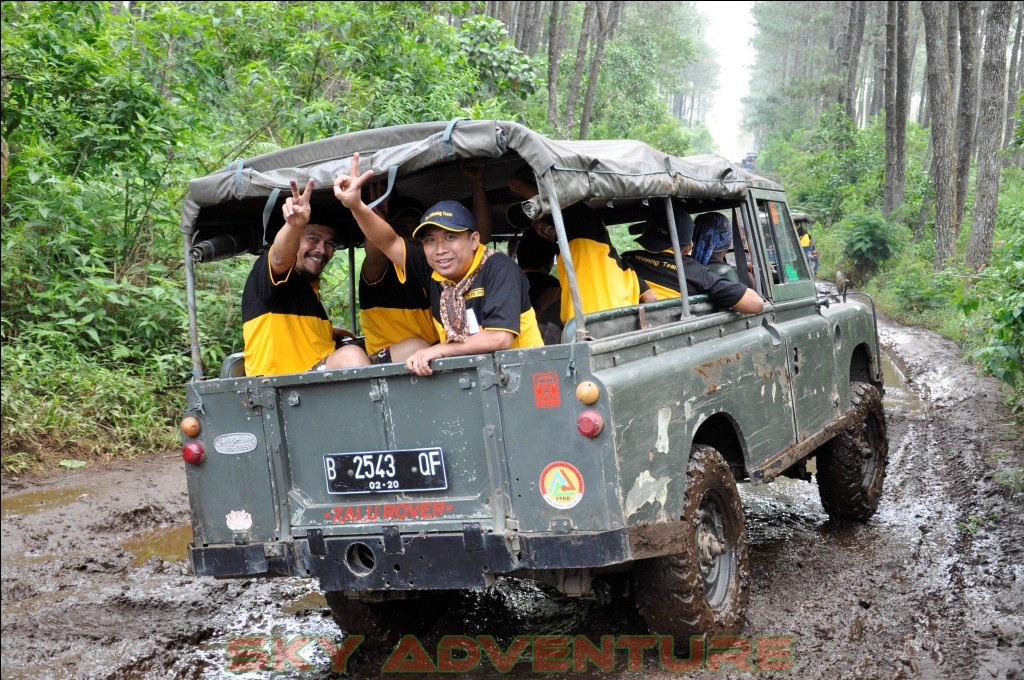 Wisata Offroad Lembang Bandung, Outbound Seru Menembus Hutan Cikole dan Sukawana Lembang 21
