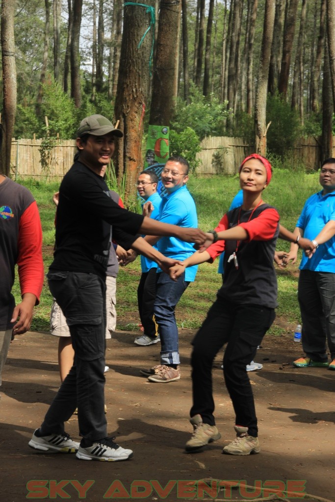 Kehangatan, Kebahagiaan dan Kebersamaan Tercipta Saat Outbound di Lembang Bandung 38